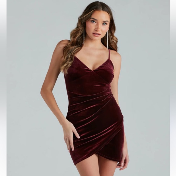 Winsor Red velvet mini dress size XS - Picture 1 of 3